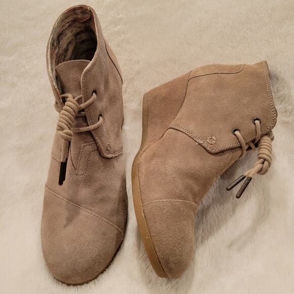 TOMS Womens Desert Wedge Suede Taupe Ankle High Heel Bootie✨️9.5 - Picture 11 of 16